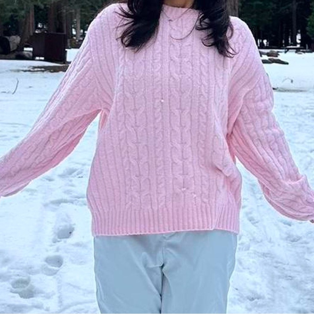 Oversized Hollister cable knit sweater